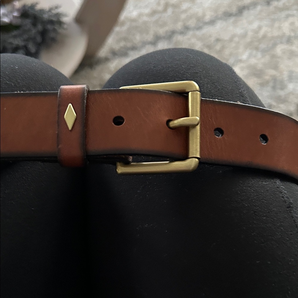 Fossil Chestnut Brown Leather Belt with Brass Buckle